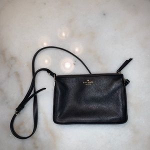 Black Kate Spade Crossbody !!